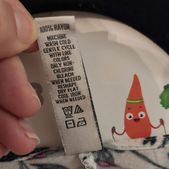 American Rag Cream Floral Short Sleeve Chiffon Overlay Shirt in Size 0X - Picture 12 of 12